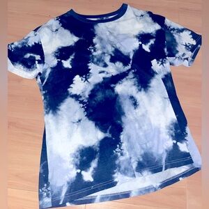 Tie dye blue and white t shirt